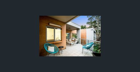 Sun drenched apartment - Photo 5