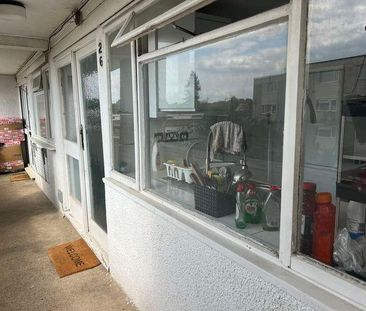Douglas Road, Addlestone, KT15 - Photo 4