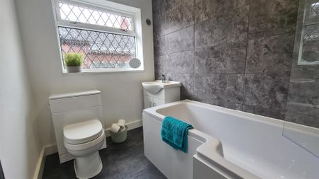 2 bed detached bungalow to rent in Windgate Hill, Doncaster, DN12 - Photo 3