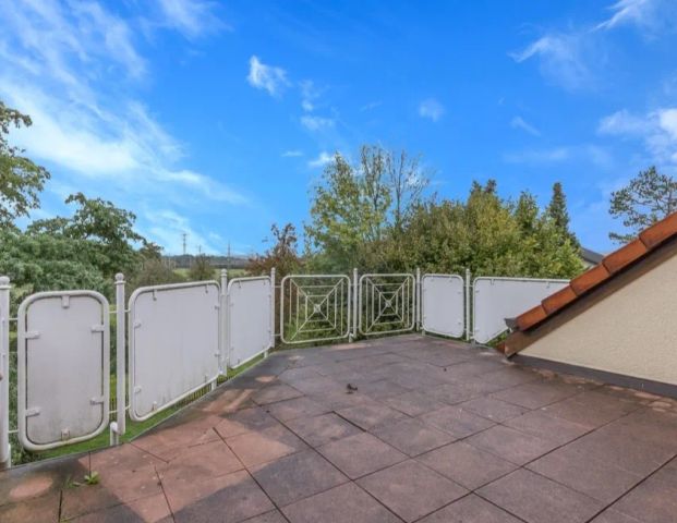 Schöne ca. 134,9 m² große 3-Zimmer-Maisonettewohnung mit Dachatelier und Westloggia in Garenfeld! - Photo 1