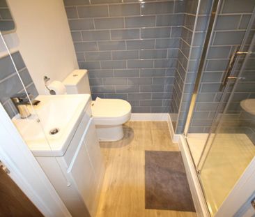 1 bedroom in a house share to rent - Photo 6