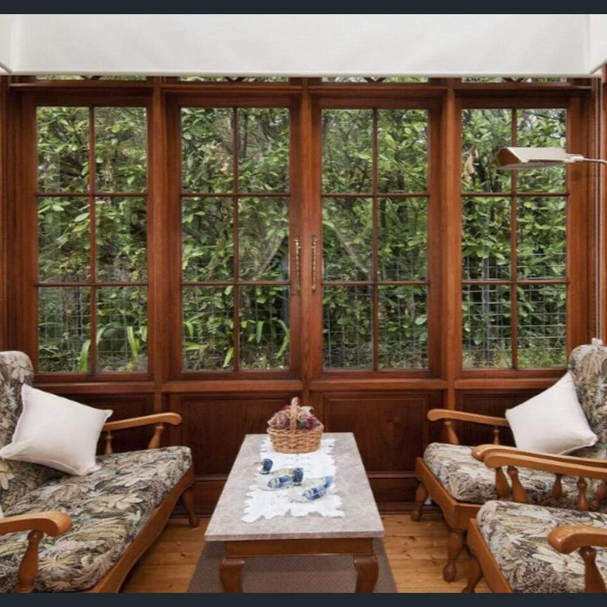 Charming Cottage - Available Fully Furnished or Unfurnished - Photo 1