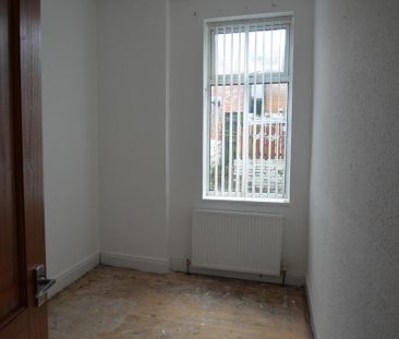 2 bedroom ground floor flat to rent - Photo 3