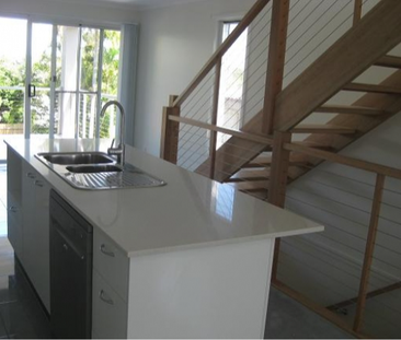 Unit 2, 15 Hardiman Street, Woody Point, QLD - Photo 4