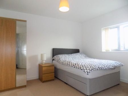 2 bedroom flat to rent - Photo 4