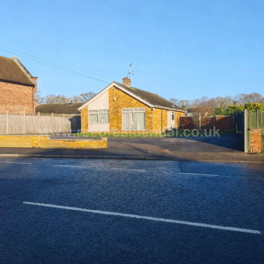 Bromley Road, Colchester - Photo 2