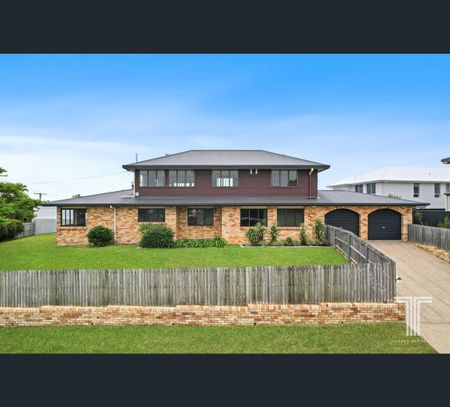 3 Domitia Ave, Seven Hills, Qld 4170 - Photo 2