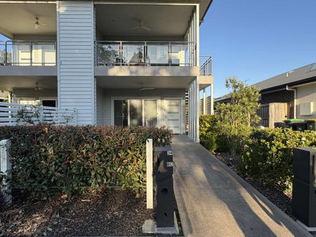 Modern Unit in Sought After Suburb - Photo 3