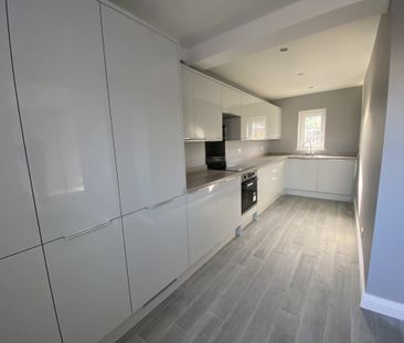 The Oval, Doncaster, Dunscroft - Photo 5