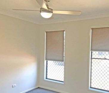 Spacious Family Home! - Photo 4