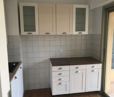 Location Appartement 1 pièce 36m² ST LAURENT DU VAR 06700 - Photo 4