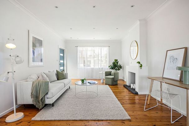 Beautifully Refreshed 3 Bedroom Home - Photo 1