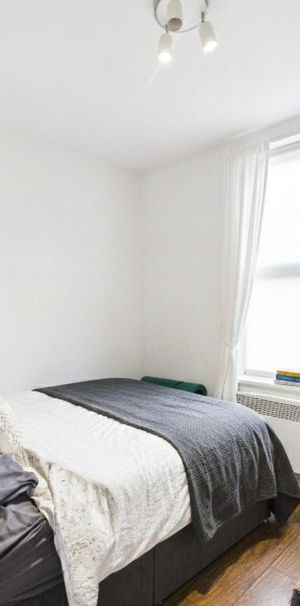 Queen Street, Maidenhead Queen Street, Maidenhead - Photo 1