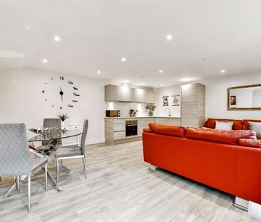 SHORT TERM: A beautifully furnished two bedroom terraced home withi... - Photo 4