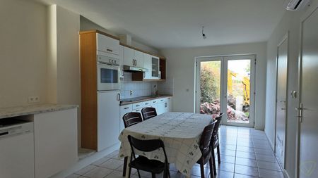 Opgefriste woning met 3 slaapkamers en tuin in Sint-Jan-in-Eremo - Photo 3