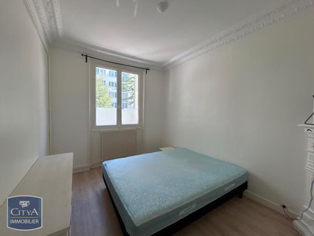 Location Appartement 2 pièces 41m² PARIS 18ème - Photo 3
