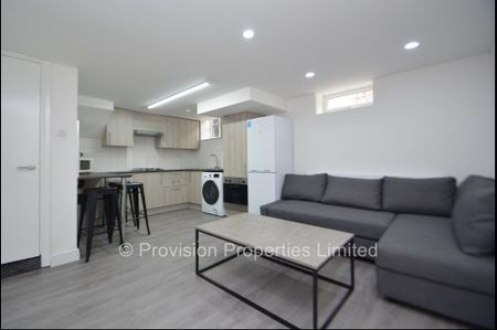 3 Bedroom Properties Hyde Park - Photo 3