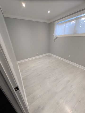For Lease - 48 Imperial Crescent, Bradford West Gwillimbury, Ontario - Photo 2