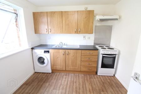 2f Rathcoole Close, Newtownabbey, BT37 9AP - Photo 4