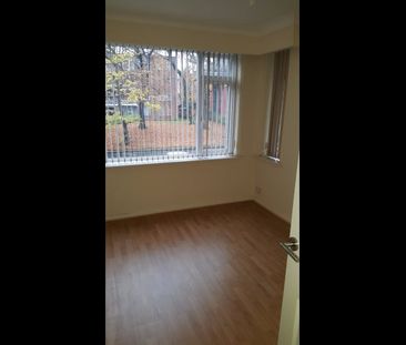 2 Bed Flat, Brooklands Court, M8 - Photo 4