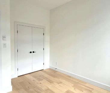 24 Pembroke Street W - 9 - Photo 2