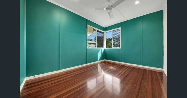 THE PERFECT FAMILY HOME - AVAILABLE NOW! - Photo 1