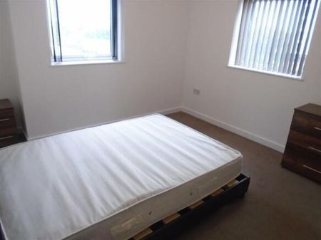 2 bedroom flat to rent - Photo 5