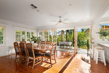 TIMELESS COASTAL ELEGANCE - PRIVATE PALM BEACH SANCTUARY - Photo 4