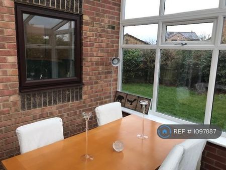 2 bedroom semi-detached house to rent - Photo 3