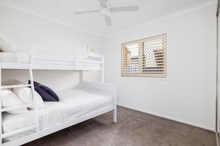 Fully furnished luxury 4-bedroom 3-bathroom home on the coast in Salamander Bay - Photo 5