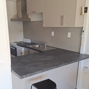 City fringe furnished 1 bed unit. - Photo 1