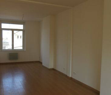 Location Appartement 3 pièces 58m² VALENCIENNES 59300 - Photo 1