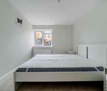 Grosvenor Road, Aldershot, GU11 - Photo 3