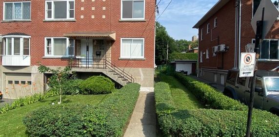 5 1/2 for rent in NDG / 5 1/2 a Louer dans NDG - Photo 2
