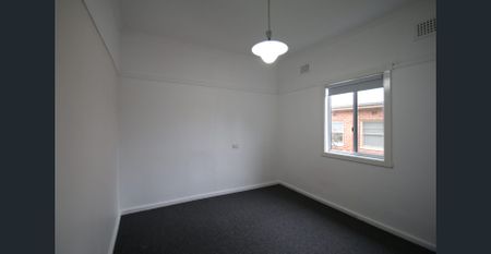 Charming Cottage in Convenient Orange Location - Photo 5