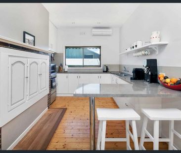 Neat 2 Bedroom property. - Photo 2