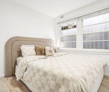 Elegant Art Deco retreat in a premier pocket - Photo 1