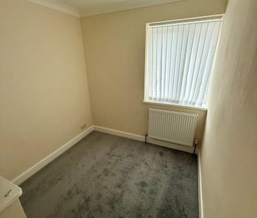 3 bedroom semi-detached house to rent - Photo 6