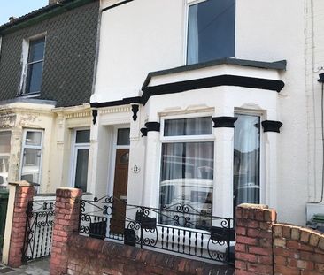 3 bedroom terraced house to rent - Photo 6