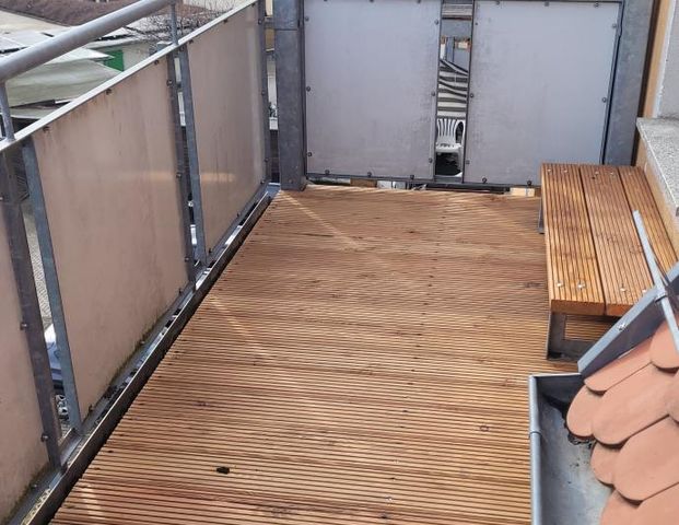 Dachgeschosswohnung mit Balkon in ruhiger Wohnlage! - Photo 1