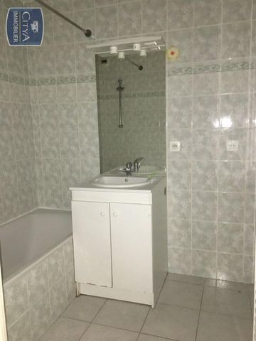 Location Appartement 3 pièces 48m² BOURG EN BRESSE 01000 - Photo 3