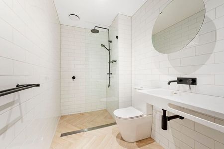 Designer Urban Living - 6 month lease ONLY - Photo 5