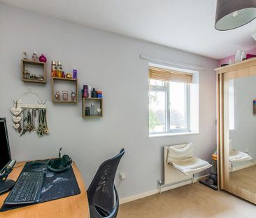 2 bedroom semi-detached house to rent - Photo 3