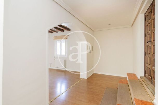 Luxury penthouse for rent in Madrid, Spain - Photo 1