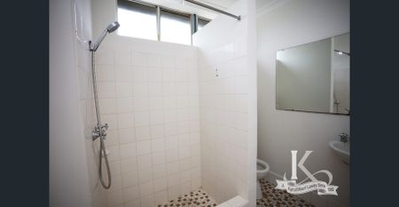 UPSTAIRS STUDIO APARTMENT - Photo 3