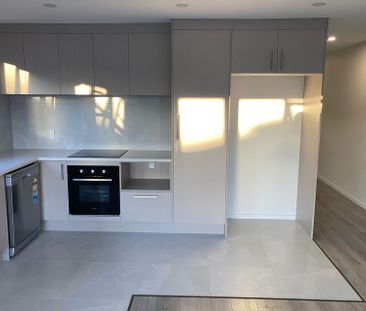 North-Facing Near New Three Bedroom Duplex House - Photo 4