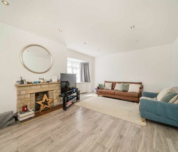 Beechwood Close - Photo 3