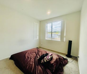 PAPAKURA, 3 BEDROOMS - Photo 2