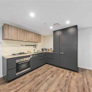 Modern and spacious One bedroom apartment - Photo 3