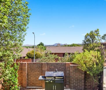 65 Hallen Close, Swinger Hill ACT 2606 - House For Rent | Domain - Photo 2